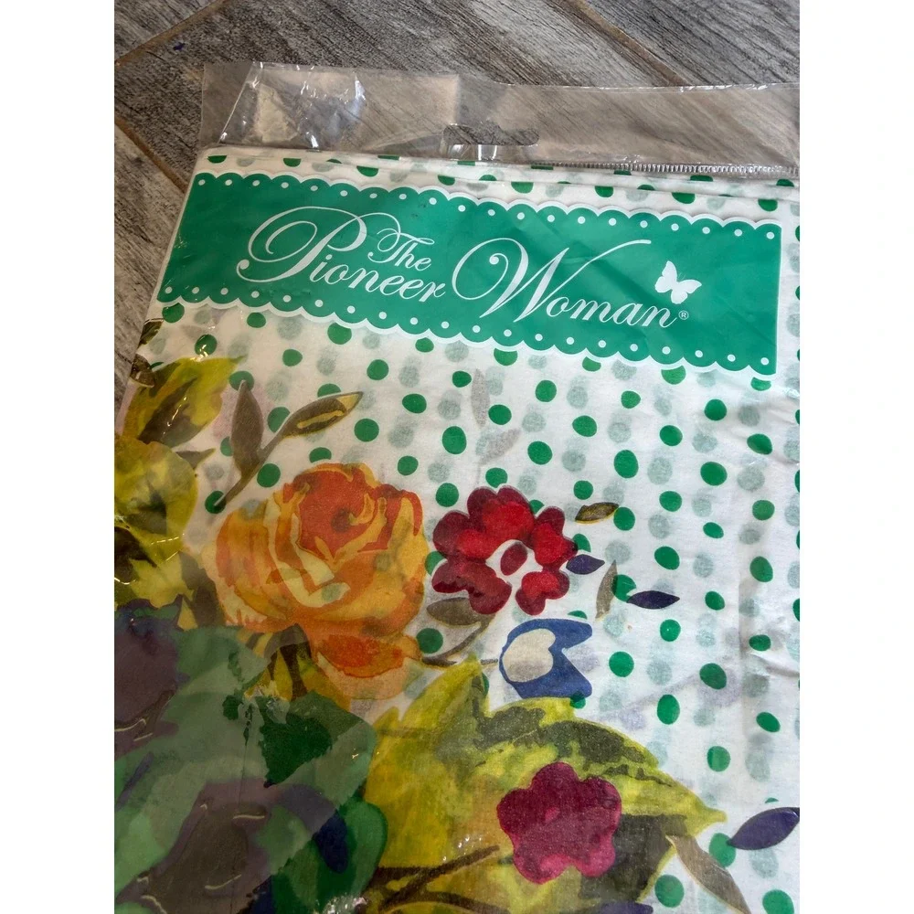 The Pioneer Woman Paper Tablecover 54x84 Timeless Floral NWT Retired Rectangular